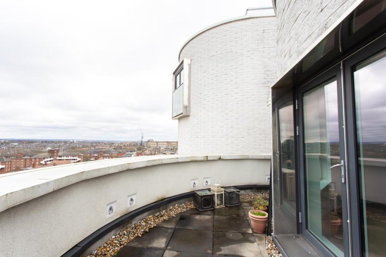 2 Bed 2 Bath Penthouse With Amazing Views With Free Parking Appartamento *