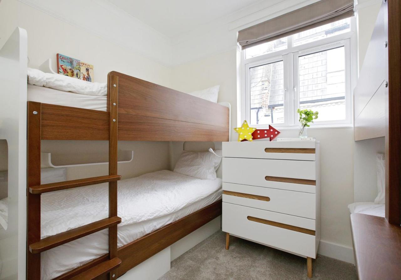 Hyde Park Mews W2 - Zone 1 *