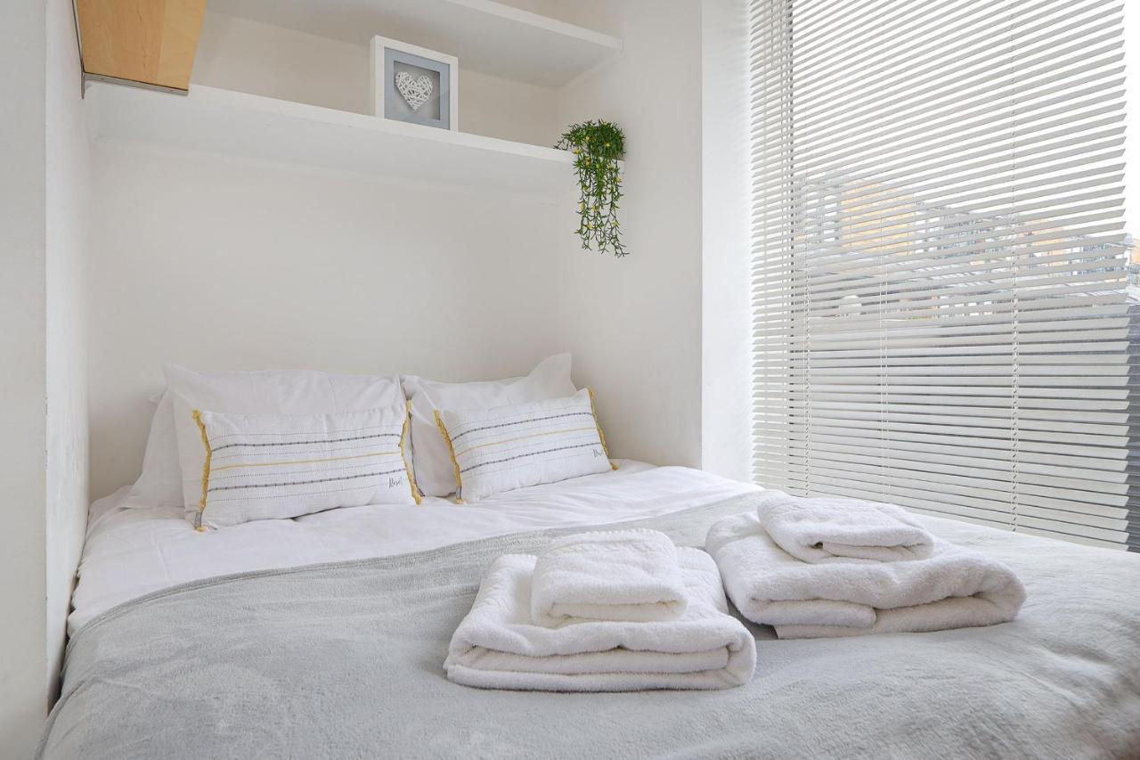 2-bed 2-bath Flat Around The Corner From Portobello Market Appartamento