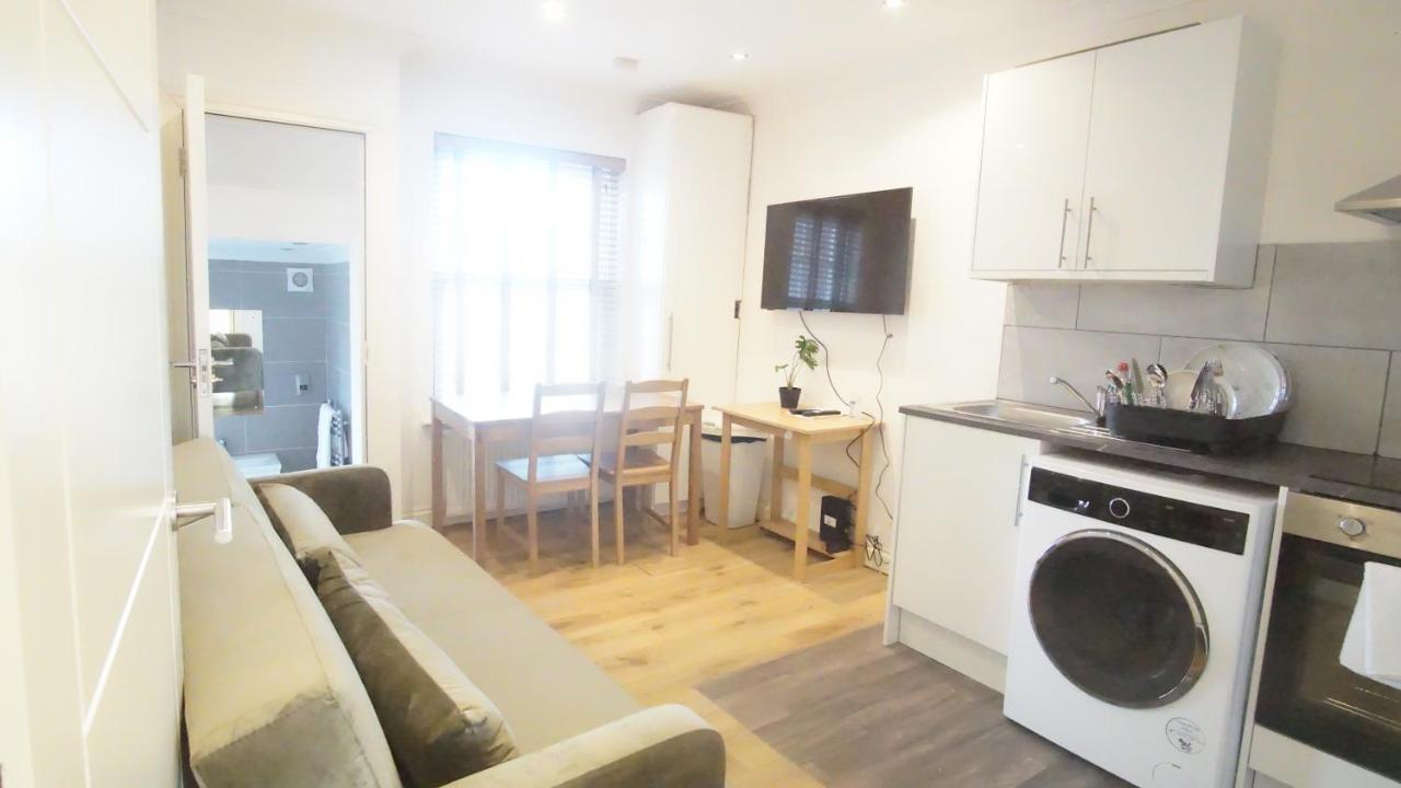 Evergreen Apartments-flat 4, Lejlighed London
