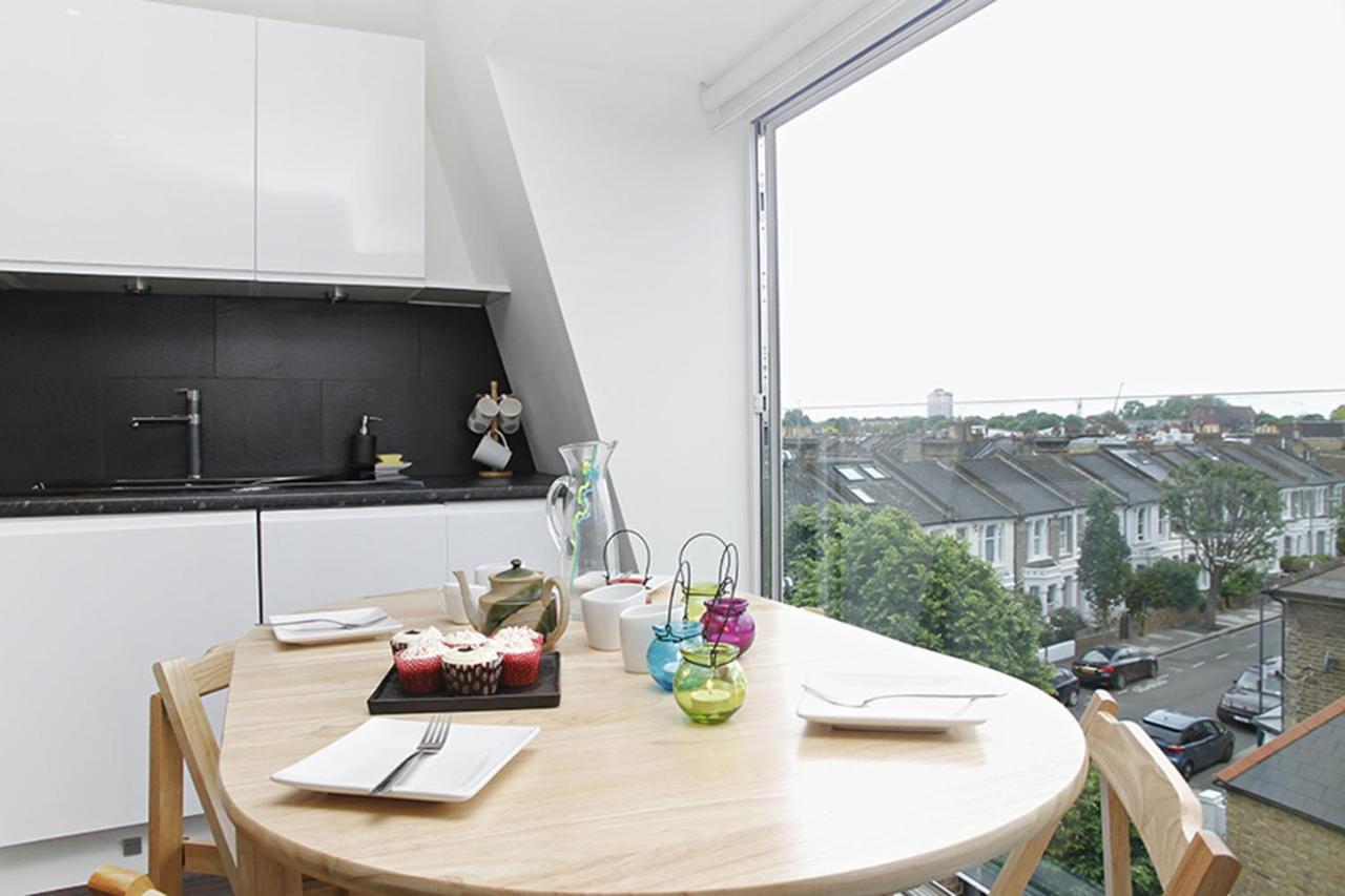 Lets - I5 Apartment London