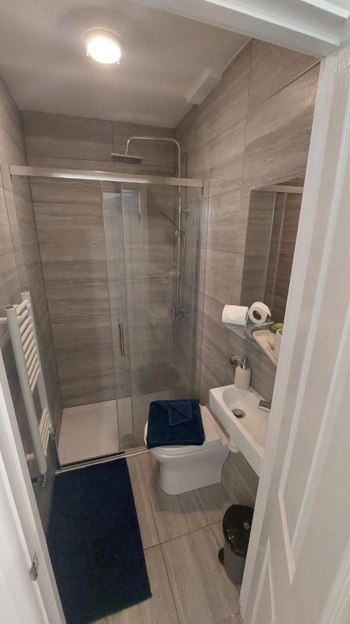 Maison d'hôtes Double En-suite Available In 3 Bed Apt Londres