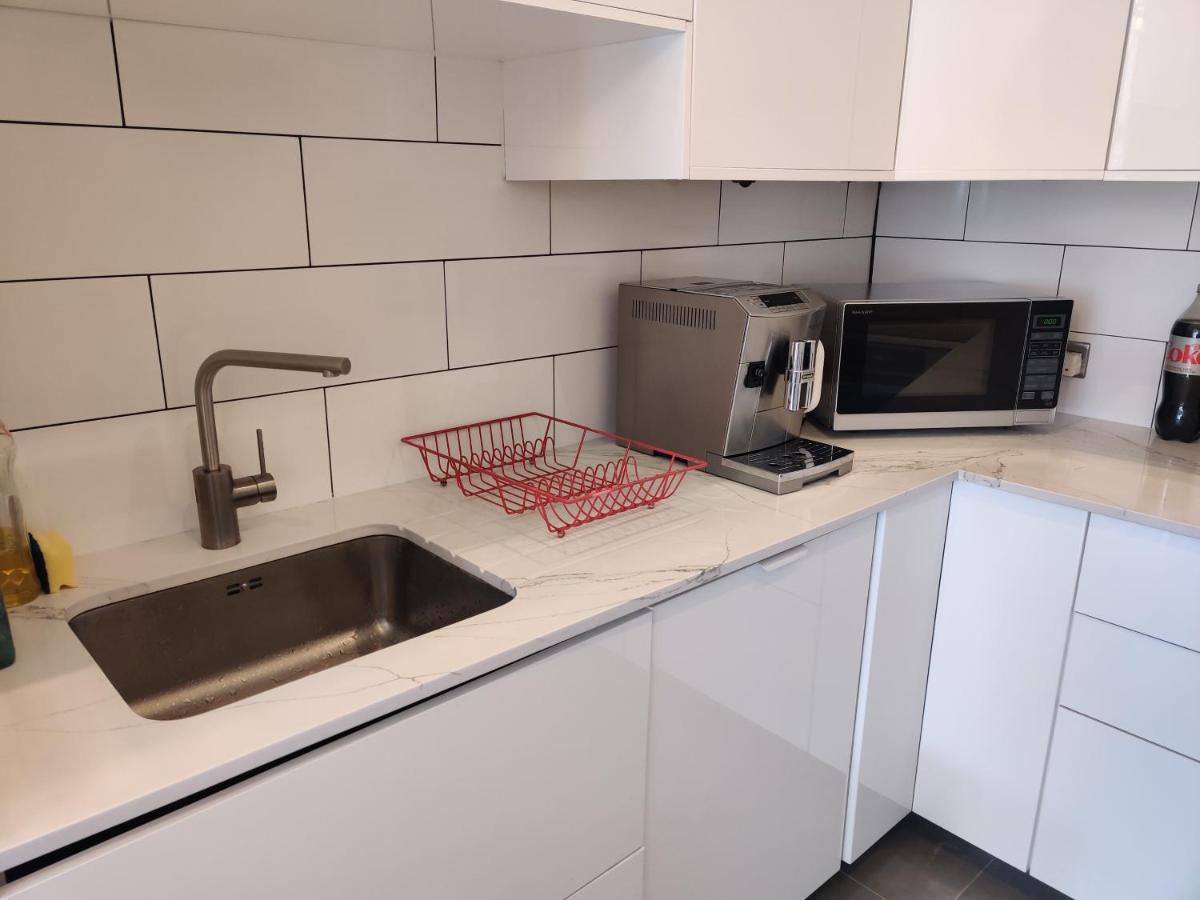 1 Bed Flat Near Little Venice And Paddington Lägenhet London