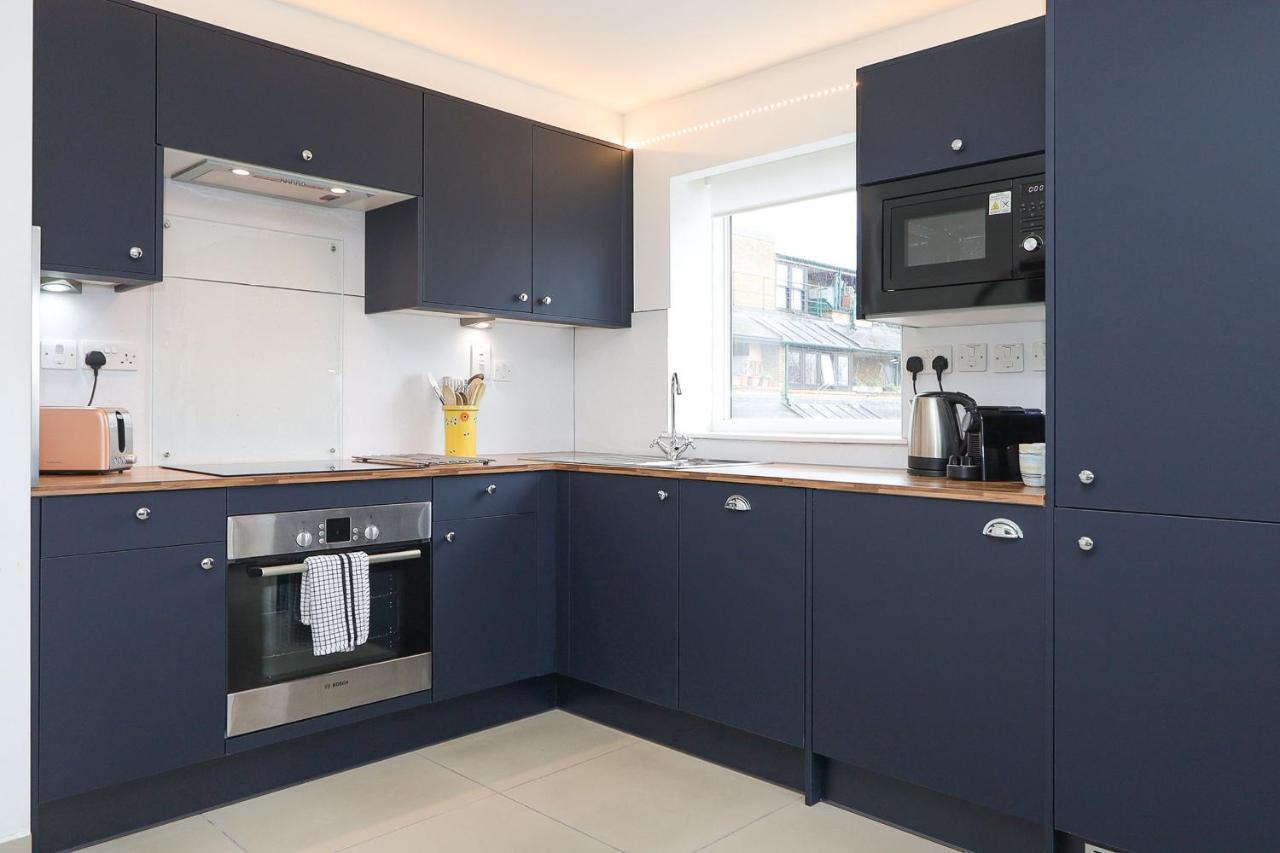 2-bed 2-bath Flat Around The Corner From Portobello Market * Londra