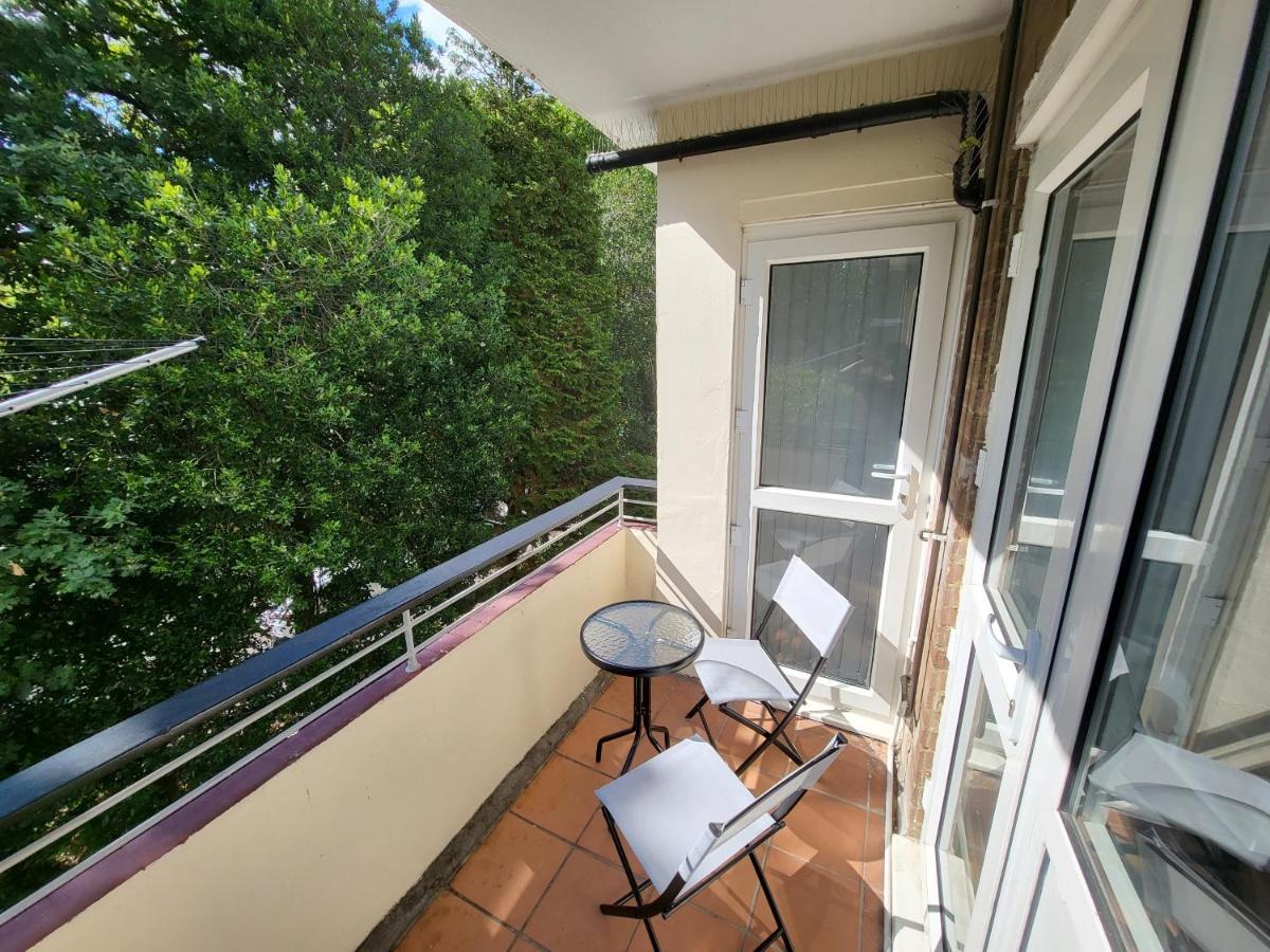 Modern 3 Bed Walking Distance To Wimbledon Tennis! Lägenhet *