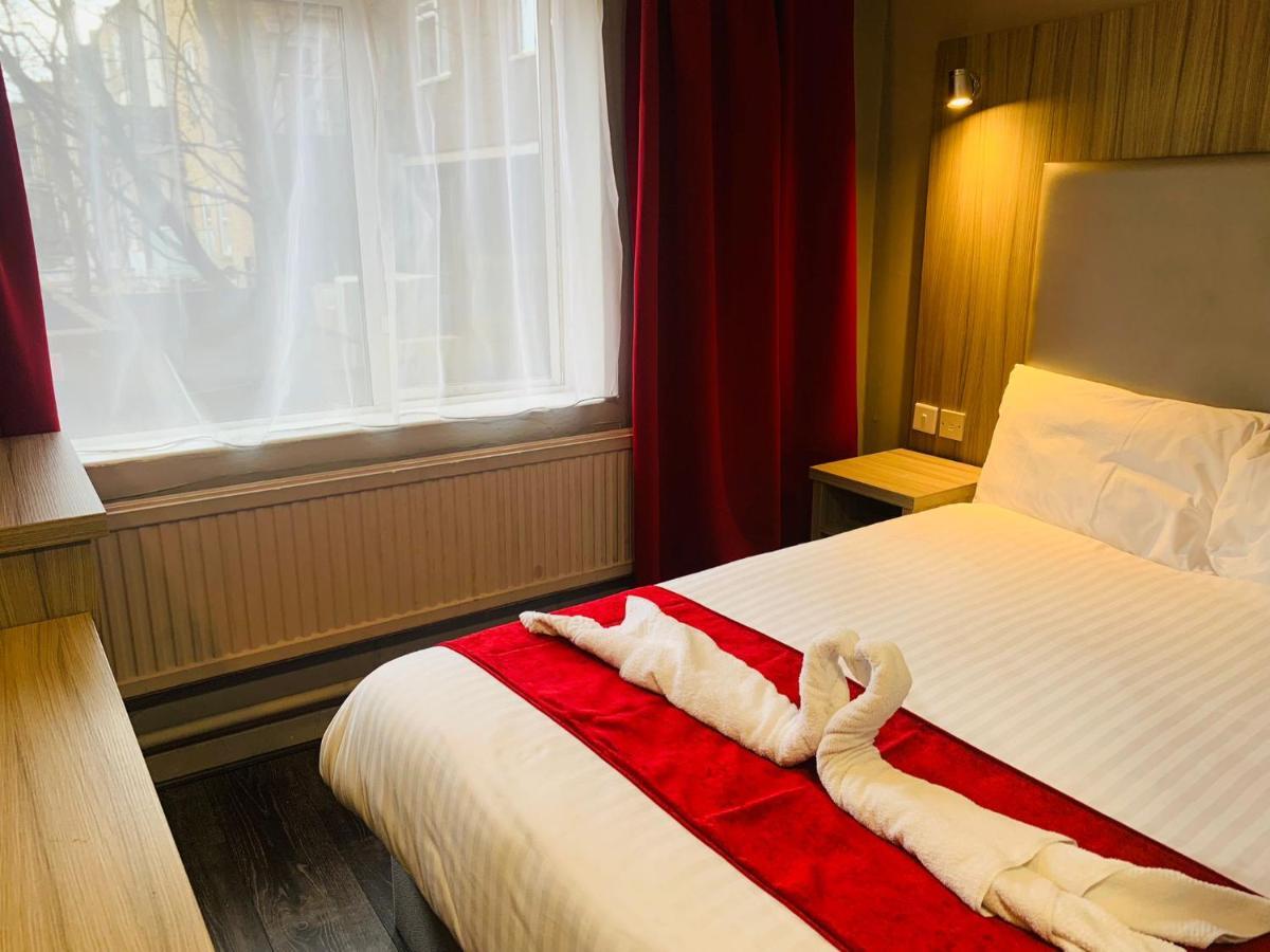 Lily Hotel London