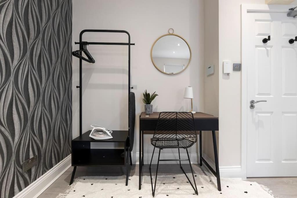 Leilighet Cozy Nook: Stylish Studio, Walk To Park & Shop