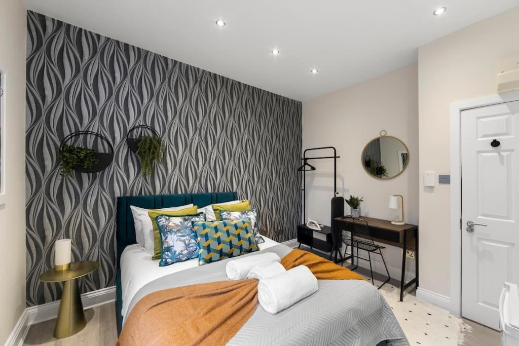 Cozy Nook: Stylish Studio, Walk To Park & Shop Leilighet