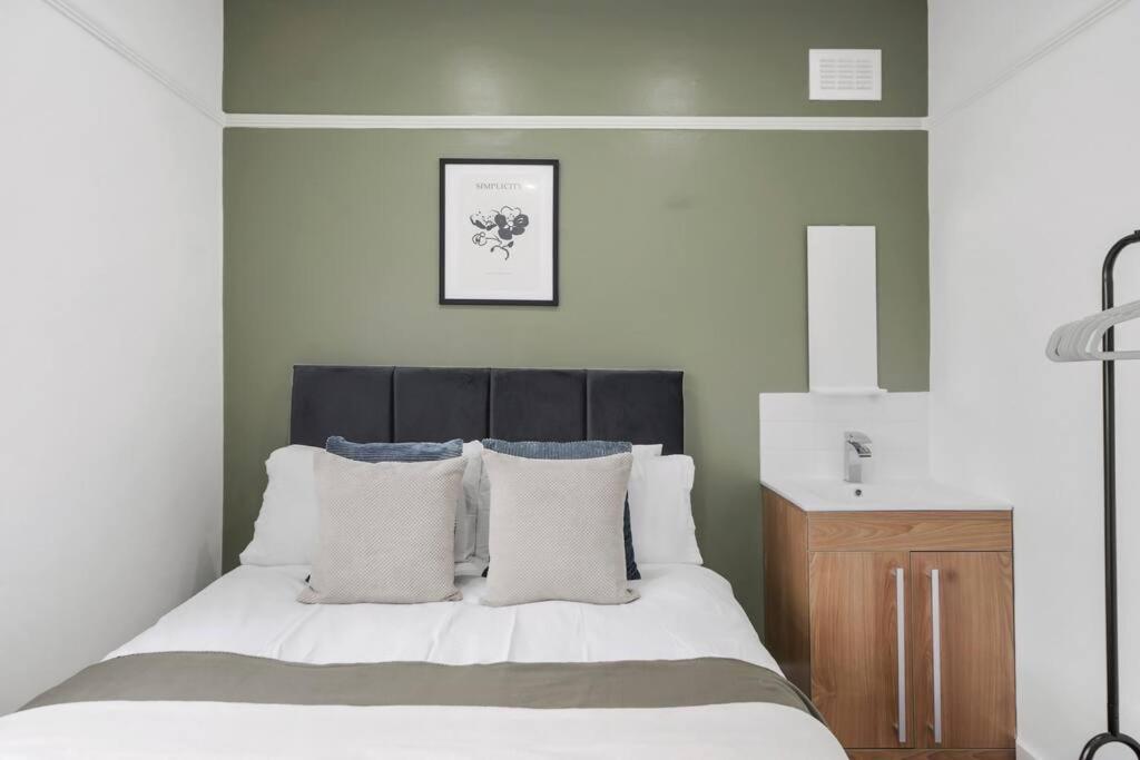4 Bedroom House Free Off Street Parking Walking Distance To Kensal Rise Station * Londen
