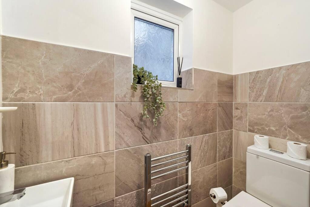 4 Bedroom House Free Off Street Parking Walking Distance To Kensal Rise Station * Londen