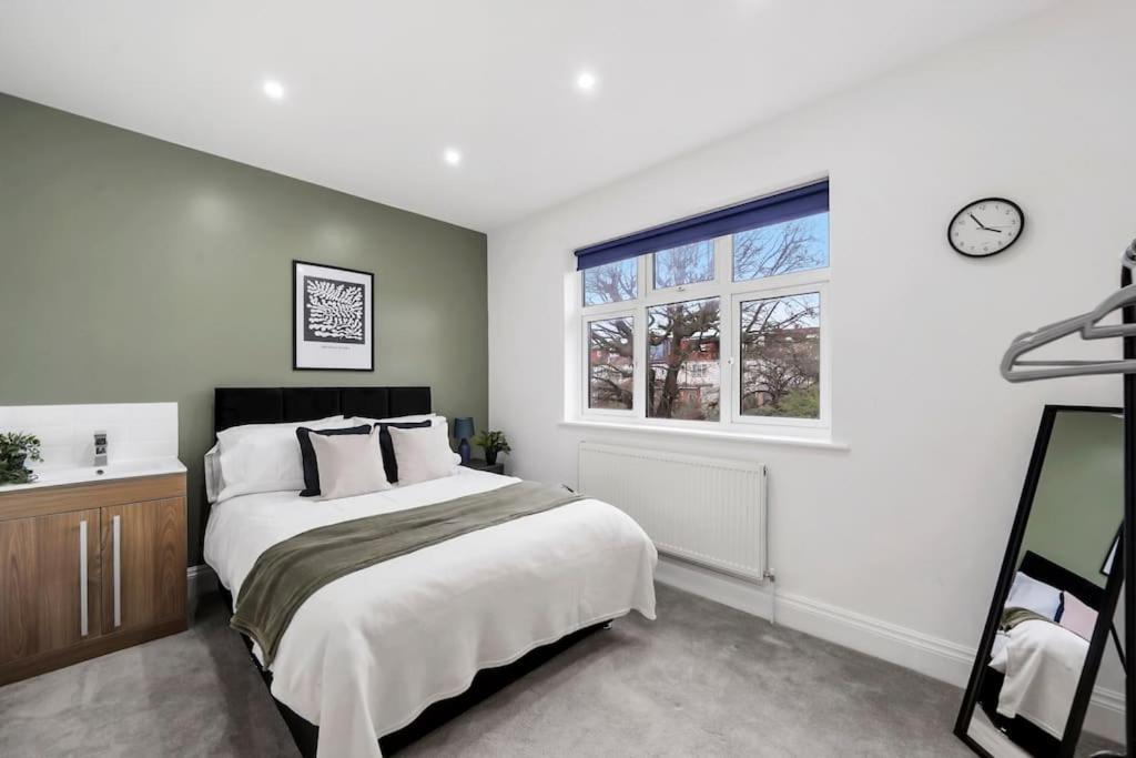 4 Bedroom House Free Off Street Parking Walking Distance To Kensal Rise Station * Londen