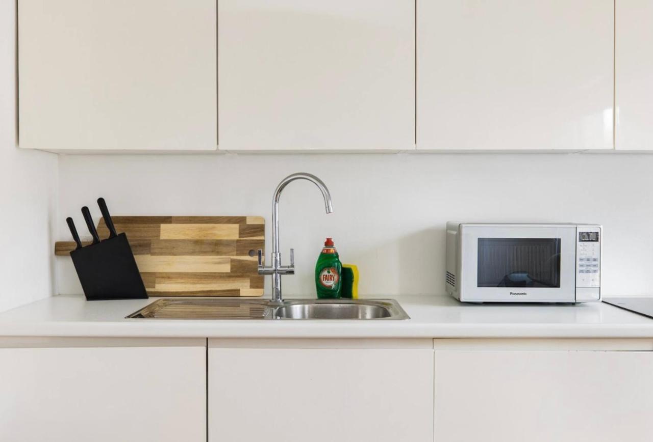 Cool, Quiet Notting Hill 2 Bed Lejlighed *