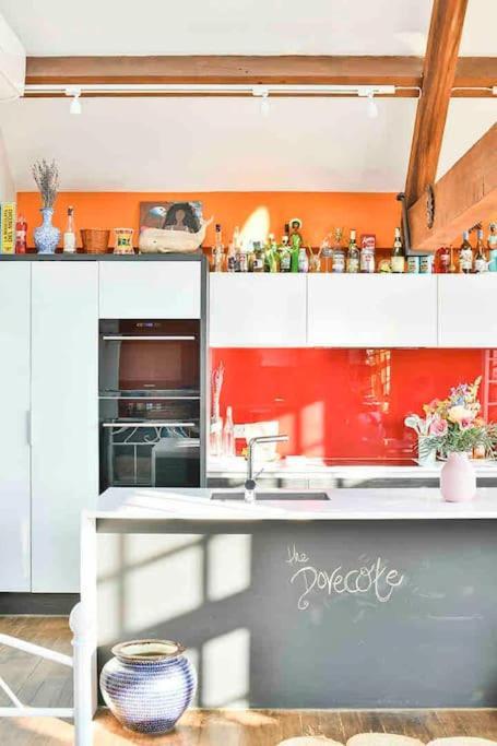 Dovecote - Sanctuary In The Sky Appartement Londen