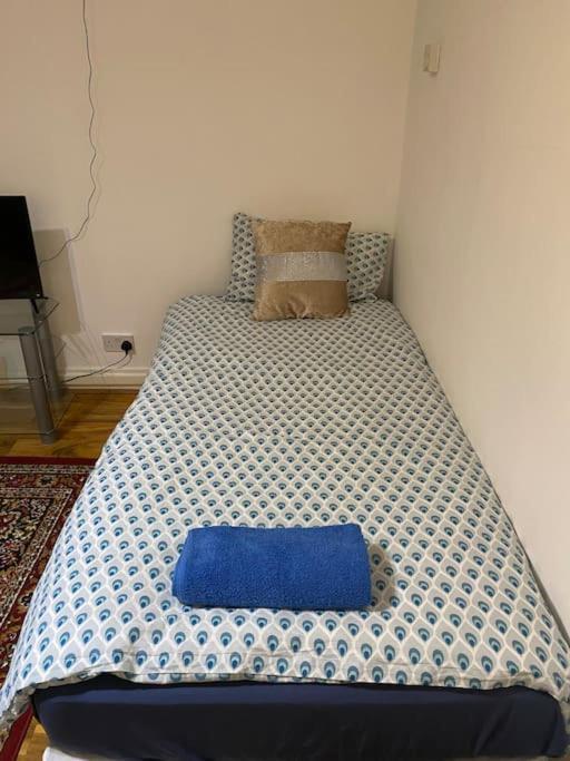 Ground Floor One Bedroom Bayswater Central * Londen