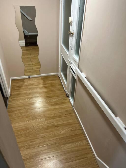 Apartment 016- 1 Bedroom Church Street F31 *