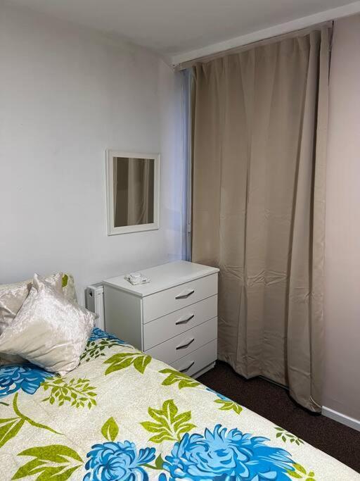 016- 1 Bedroom Church Street F31 London