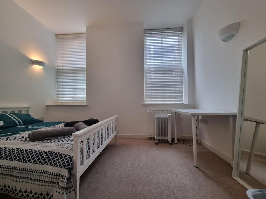 Modern Two Bedroom Ground Floor Apartment
