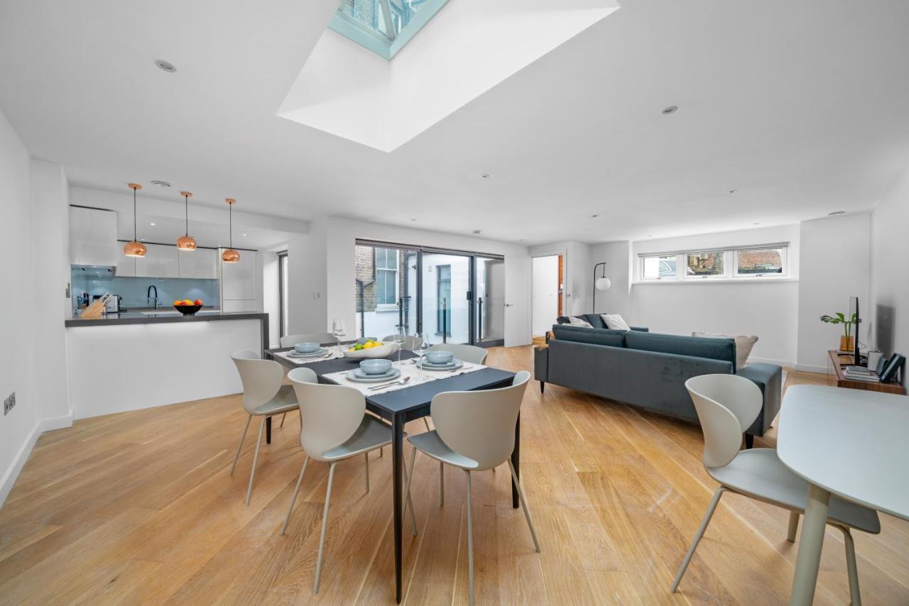 Semesterbostad Joivy Stylish 3 Bed, 3 Bath House With Private Courtyard In Chelsea