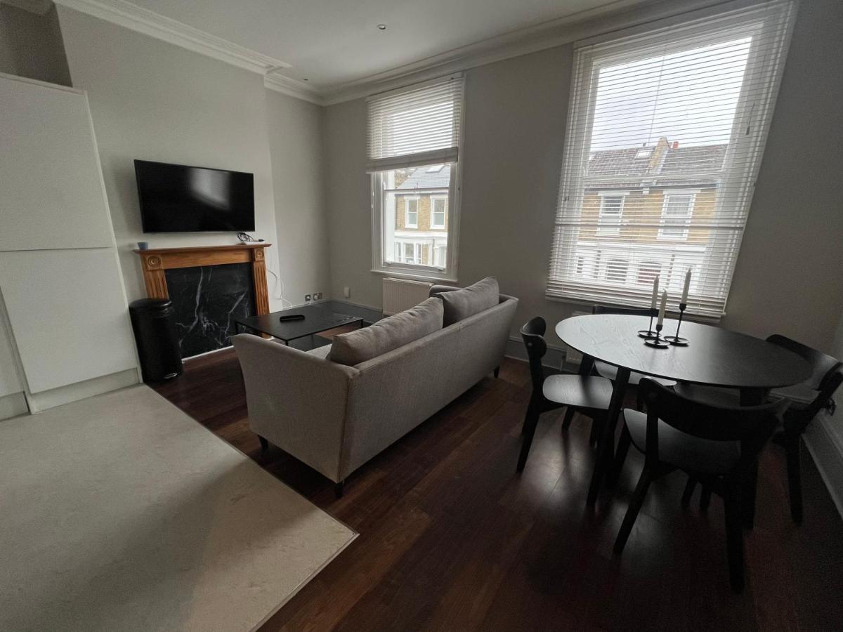Apartment Lovely 2-bedroom Victorian Flats London