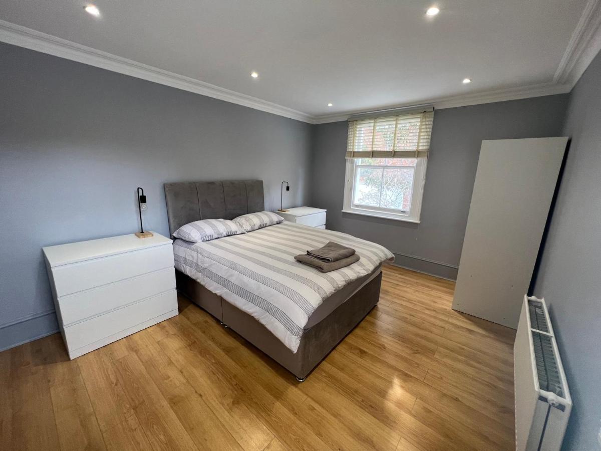 Lovely 2-bedroom Victorian Flats * London