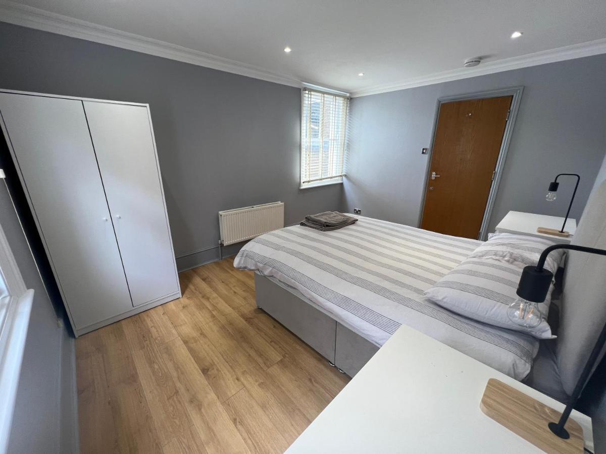 Apartment Lovely 2-bedroom Victorian Flats *