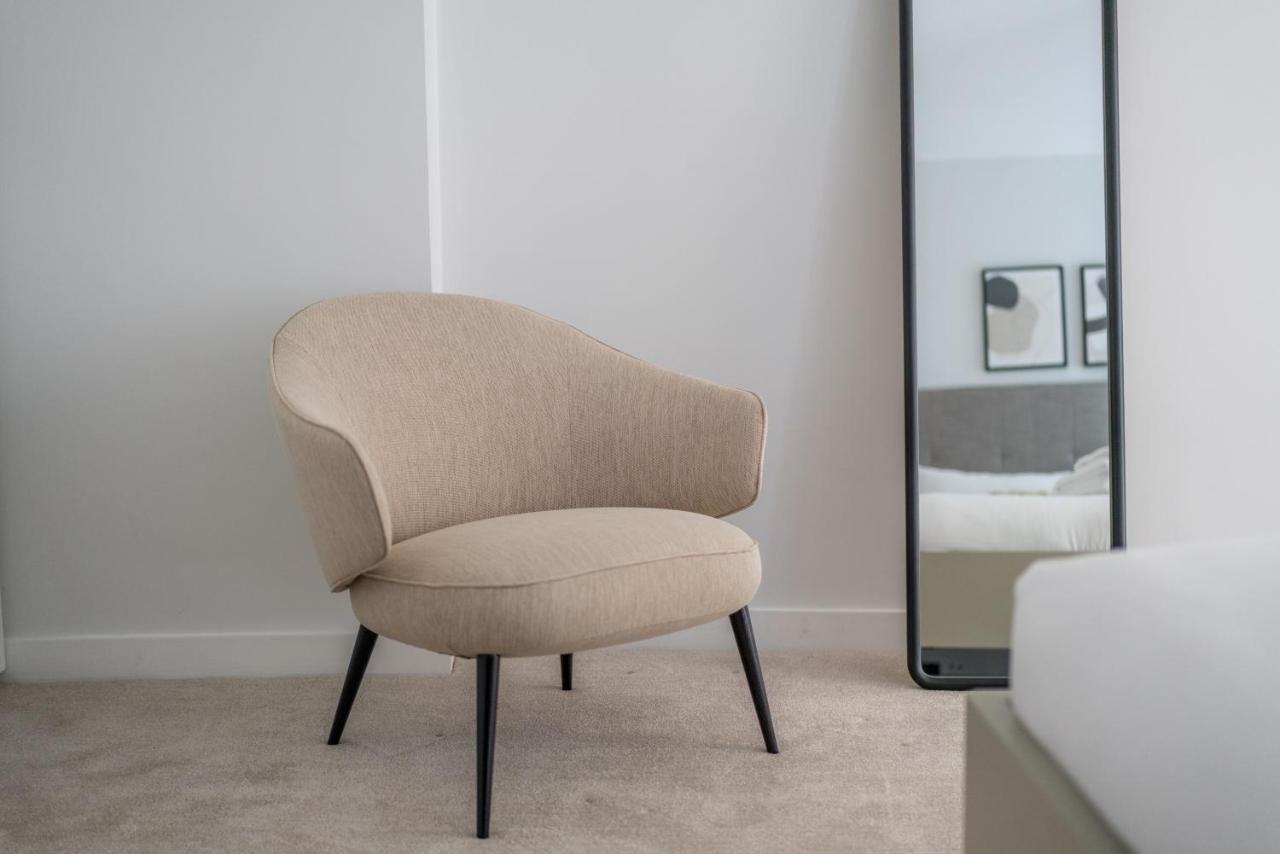 Joivy Stylish 3 Bed, 3 Bath House With Private Courtyard In Chelsea *