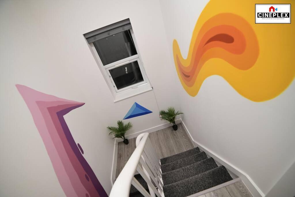 Double Bed Studio Flat With Netflix Flat B Unit C2 Wifi Disney By Cineplex Short Lets Serviced Appartamento Londra