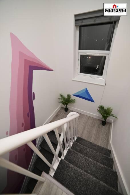 Appartamento Double Bed Studio Flat With Netflix Flat B Unit C2 Wifi Disney By Cineplex Short Lets Serviced *