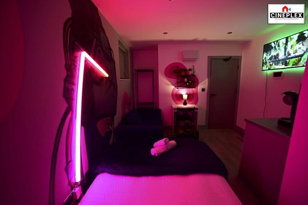 Appartamento Double Bed Studio Flat With Netflix Flat B Unit C2 Wifi Disney By Cineplex Short Lets Serviced