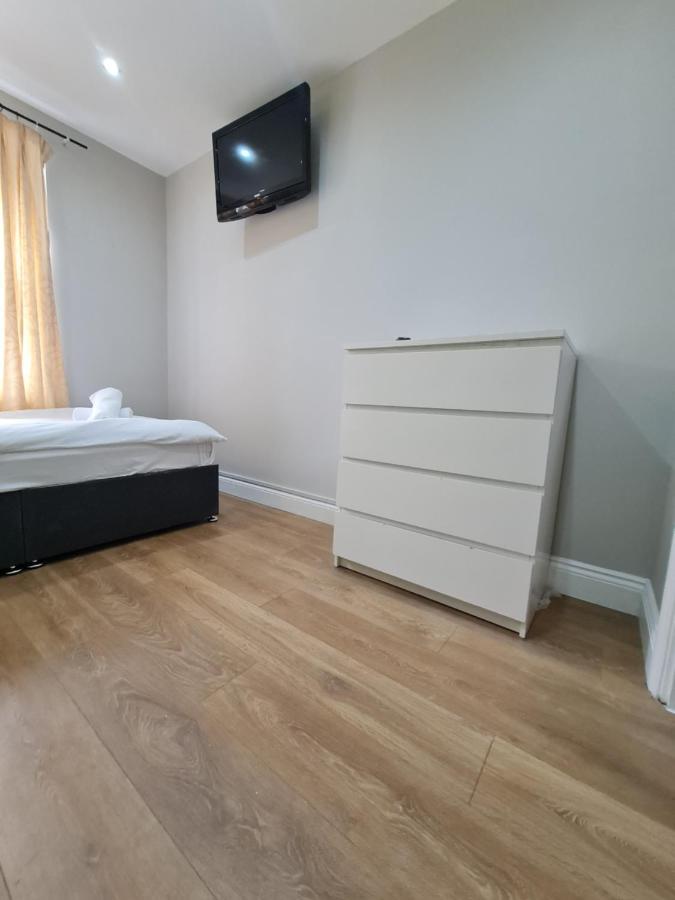 Appartement Lovely En-suite Bedroom R7 Londen