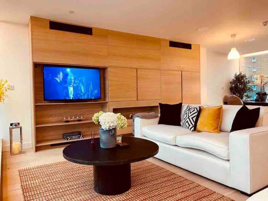 Apartment Large 3 Bed 3 Bathrooms Penthouse With Terrace And Views In London