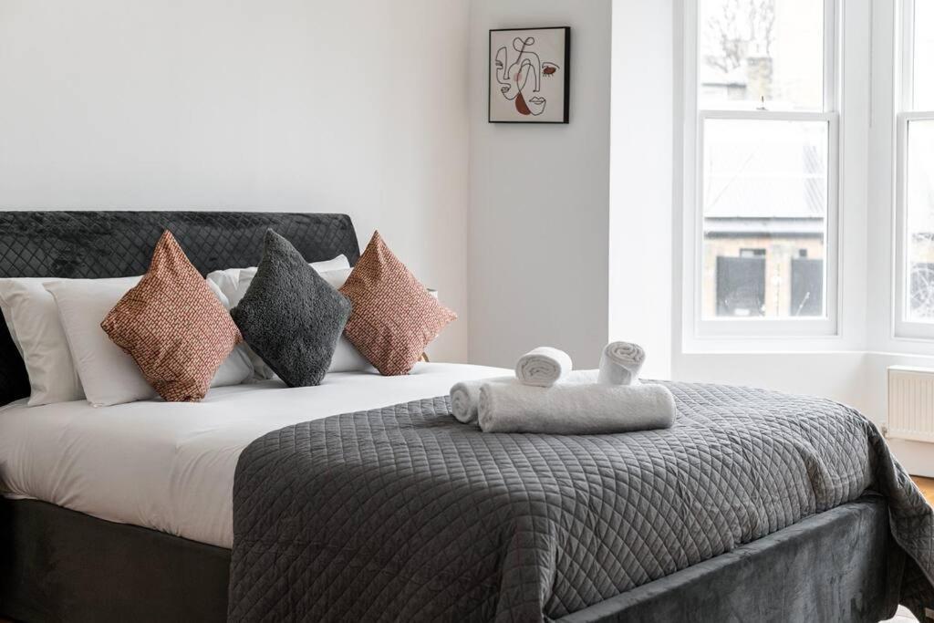 Trendy East Flat Bro1 * London