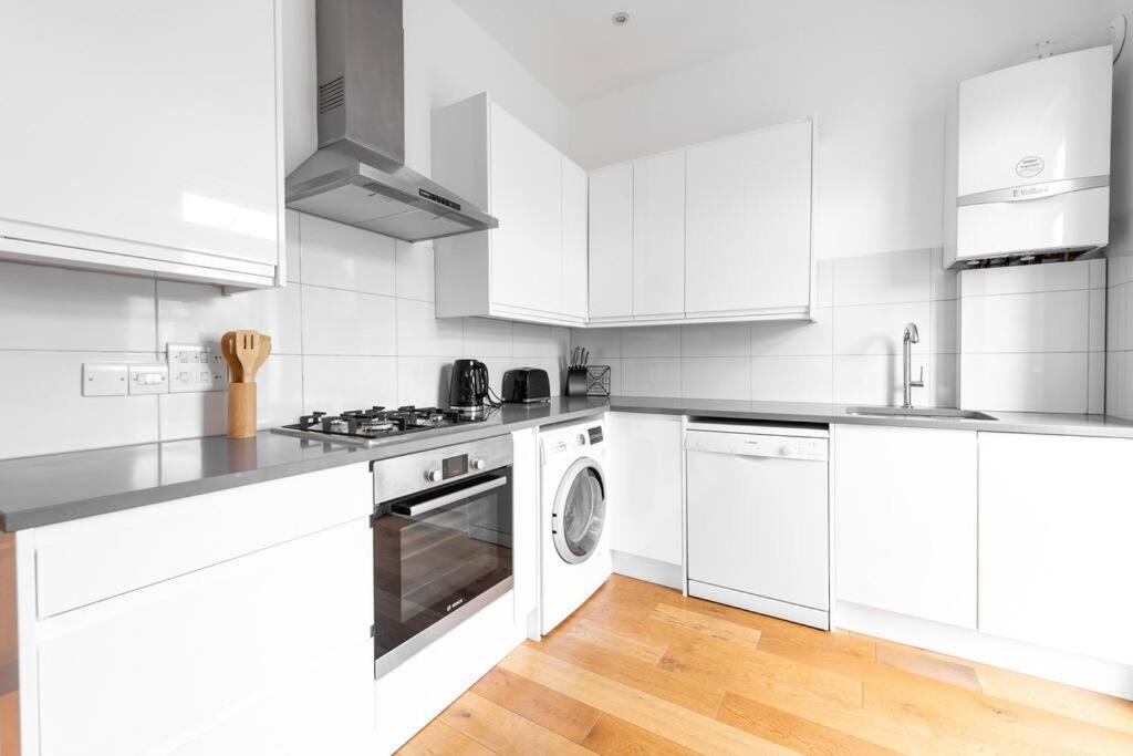 Trendy East Flat Bro1 * London
