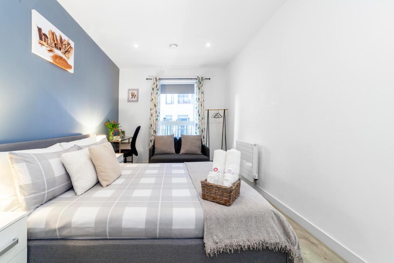 Private Double Bd With Optional Balcony, 15 Mins To Cc *