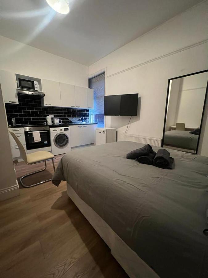 Appartement Private Self Contained Studio In The Heart Of Golders