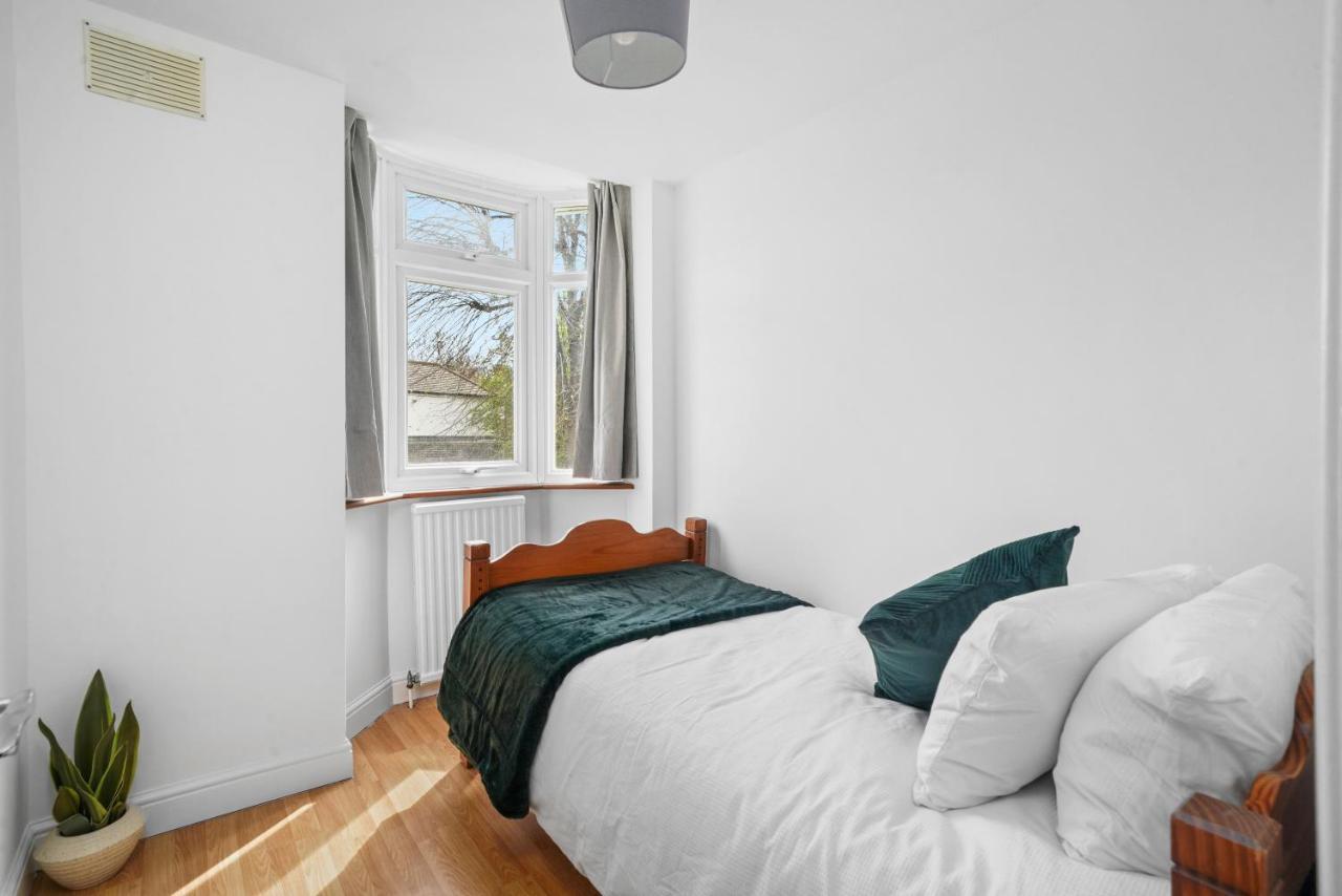 Apartment Hanger Lane Hububb