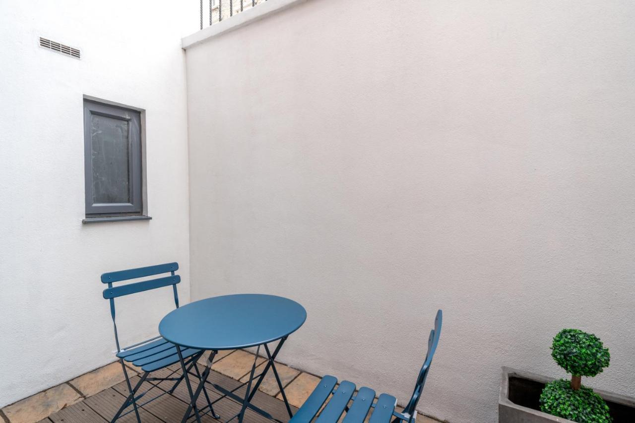 Joivy Stylish 3 Bed, 3 Bath House With Private Courtyard In Chelsea * London