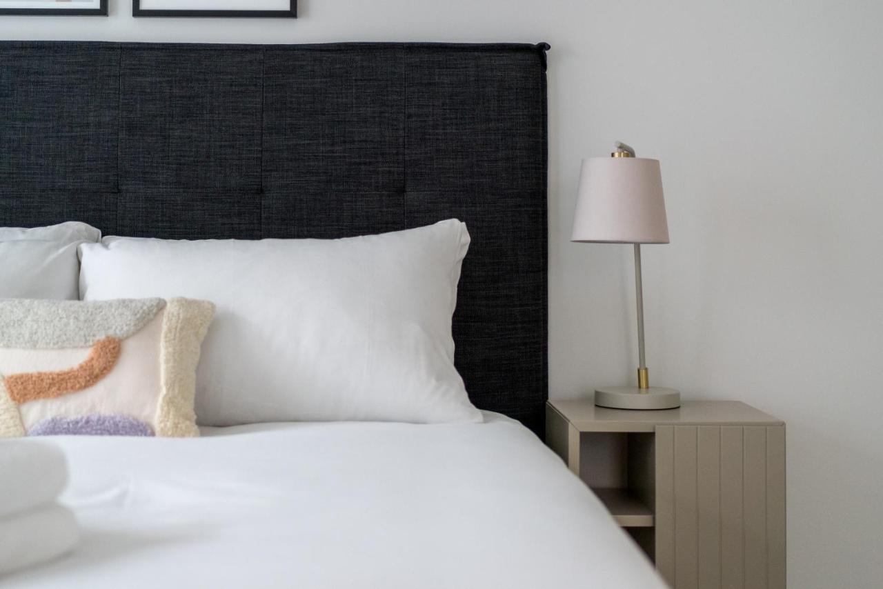 Joivy Stylish 3 Bed, 3 Bath House With Private Courtyard In Chelsea *