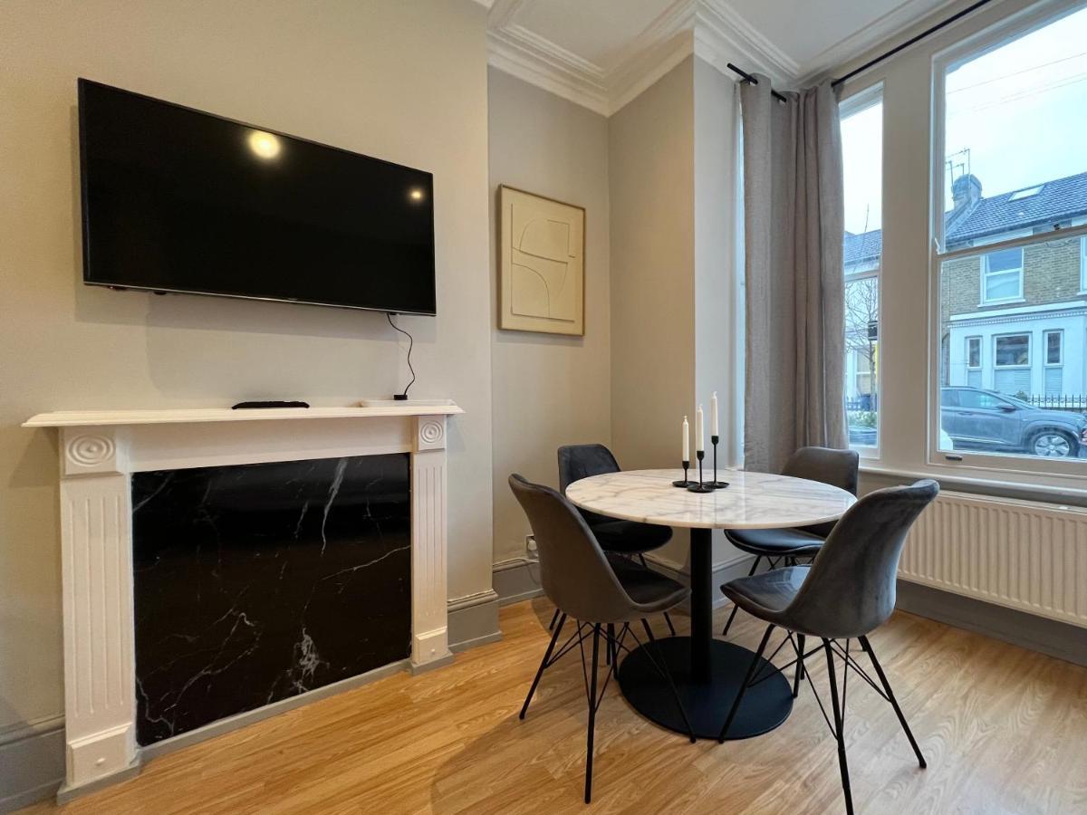 Lovely 2-bedroom Victorian Flats London