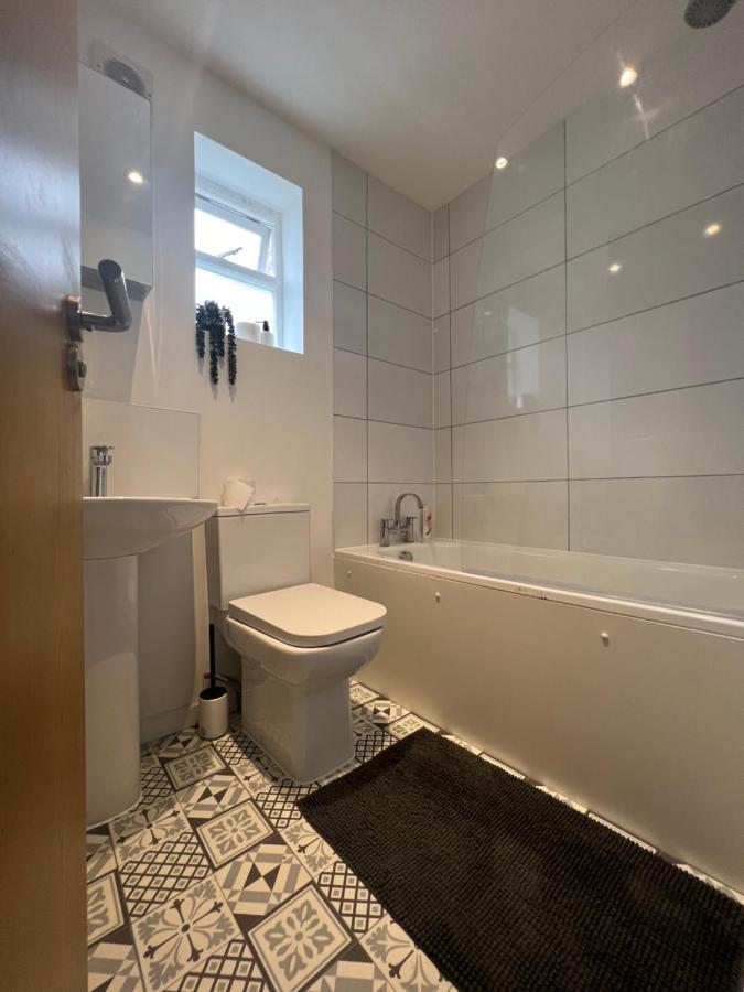 Lovely 2-bedroom Victorian Flats Apartment London