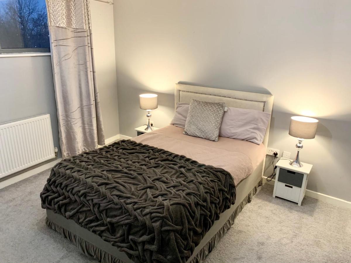 Stylish Close To Bridge Londra