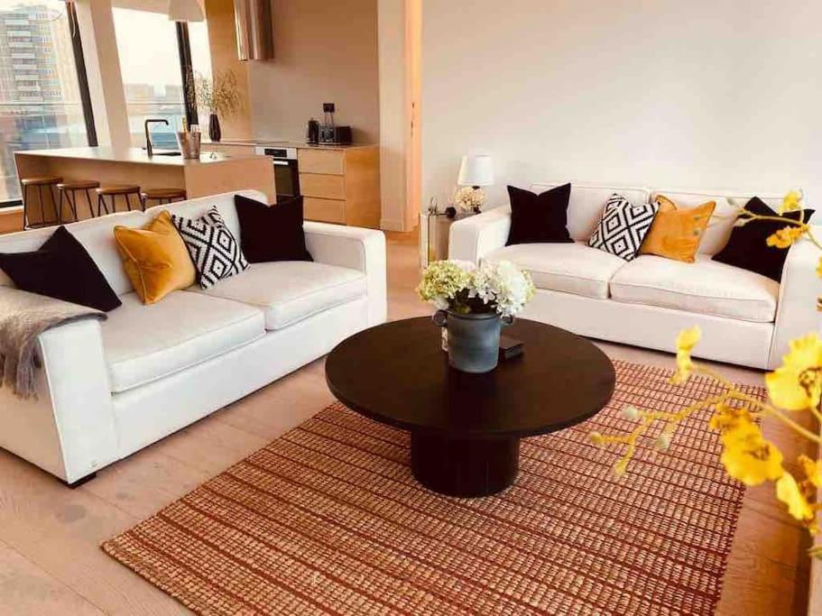 Large 3 Bed 3 Bathrooms Penthouse With Terrace And Views In London