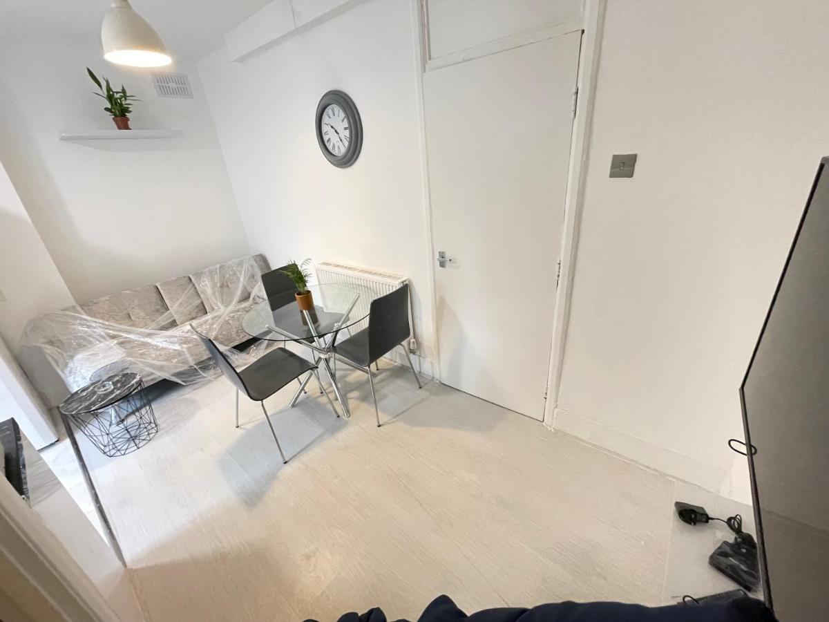 One Bedroom Flat Miles Lejlighed
