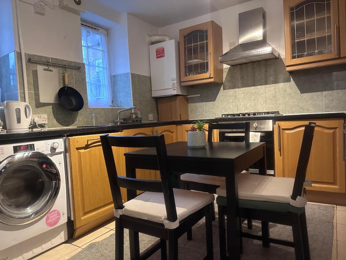 Holybush Bethnal Guest house *