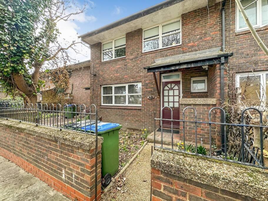 Newly Refurbished 3 Bed House Near O2 Arena Casa vacanze