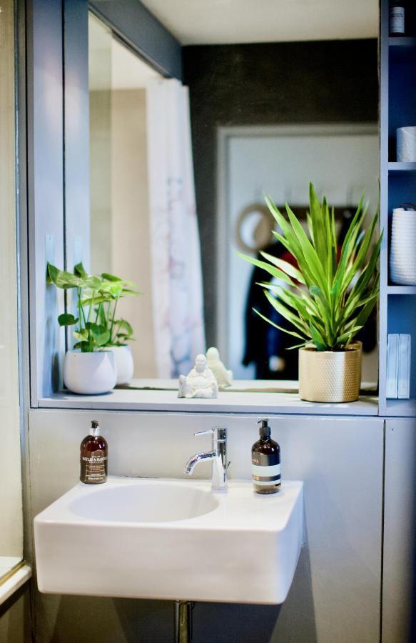 Zen Life With Urban Views - E8 Chic Lejlighed