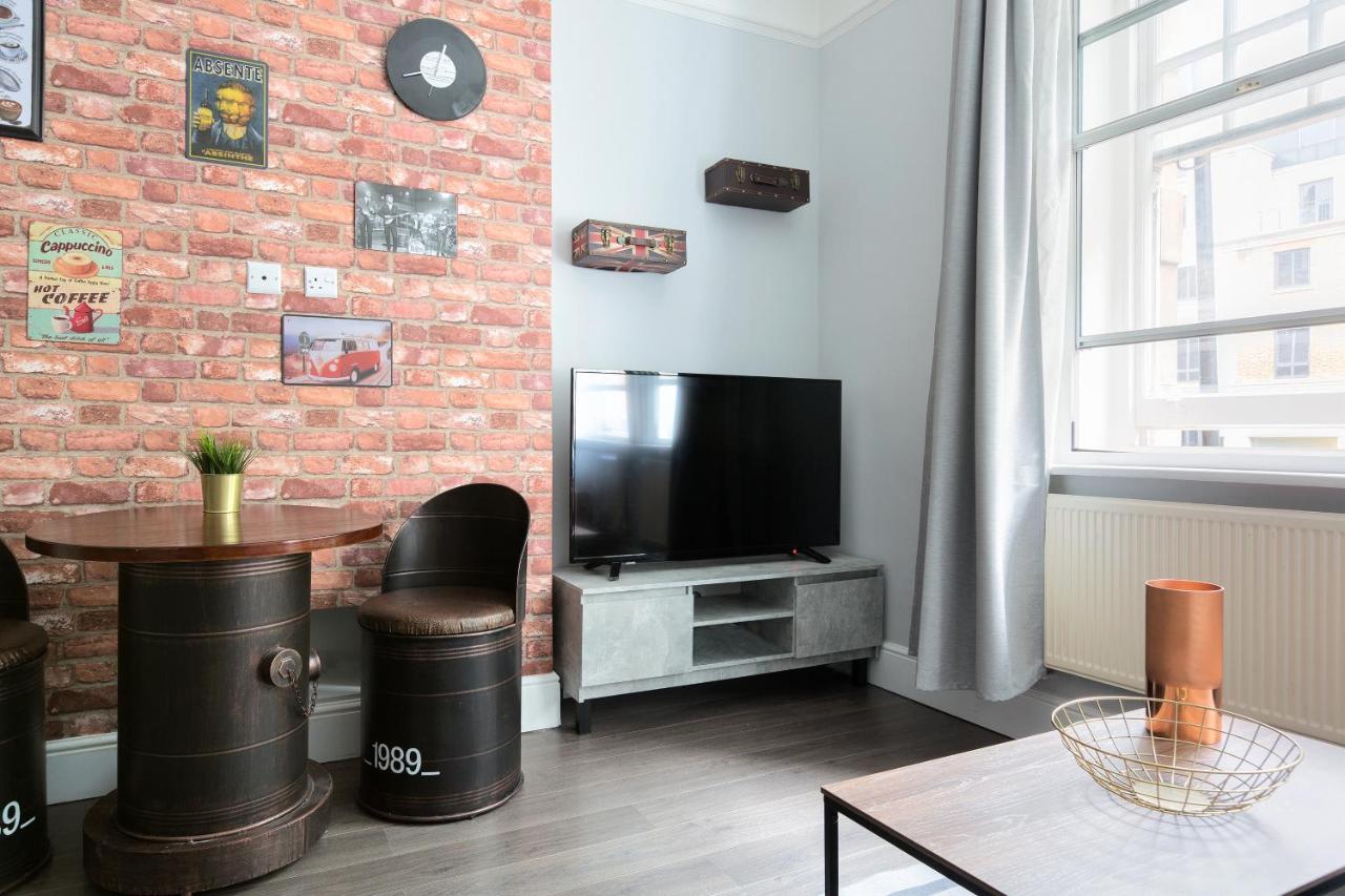 The Victoria Flat * Londra