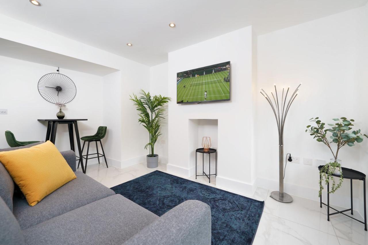 Boutique Flat Near O2 & Excel * London