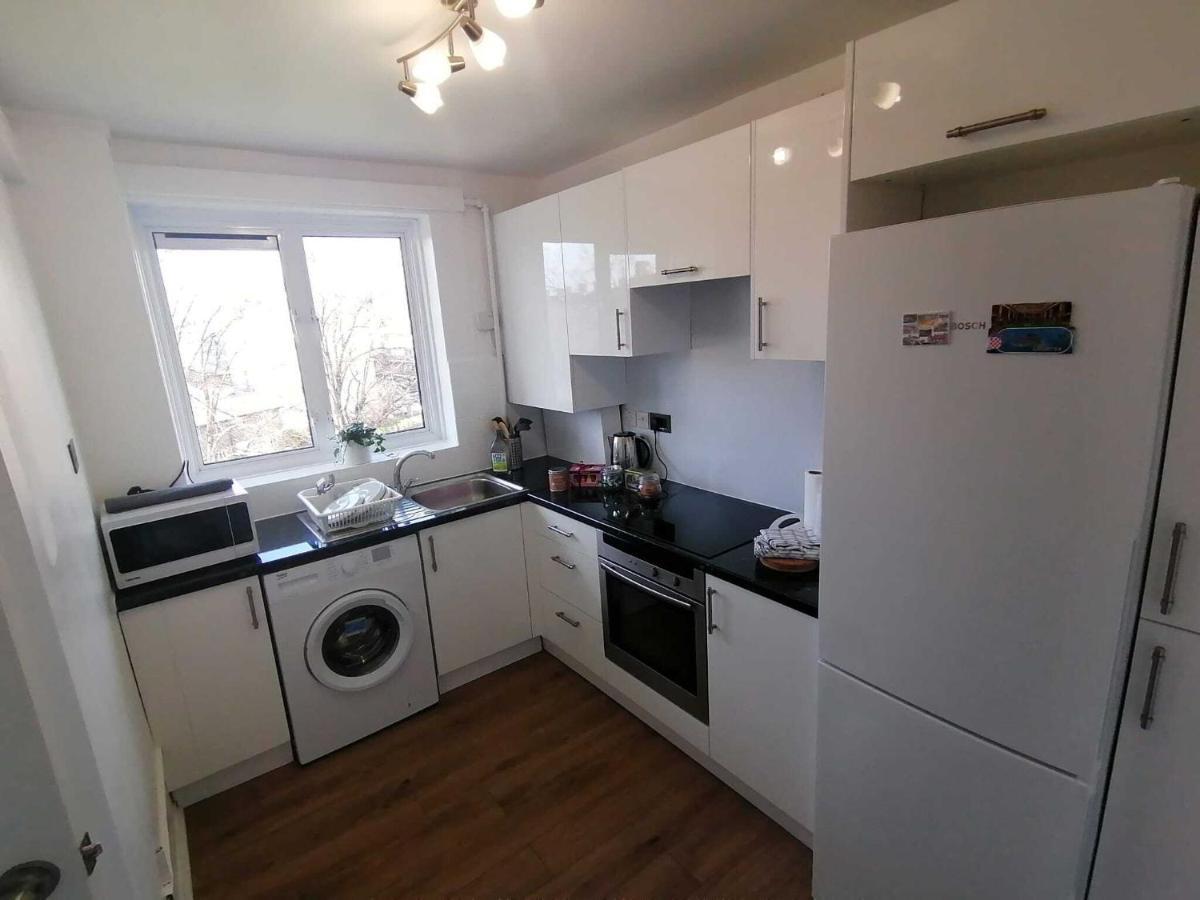 White Apartment, Your Appartement Londen