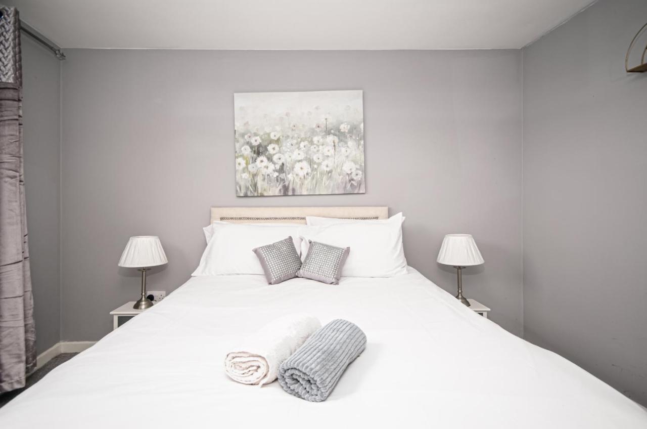 Stylish Close To Bridge * Londra